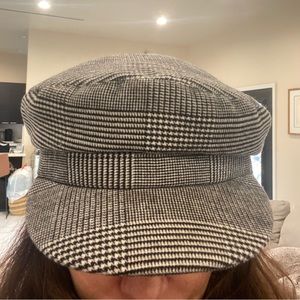 Black white grey Paige boy cap .